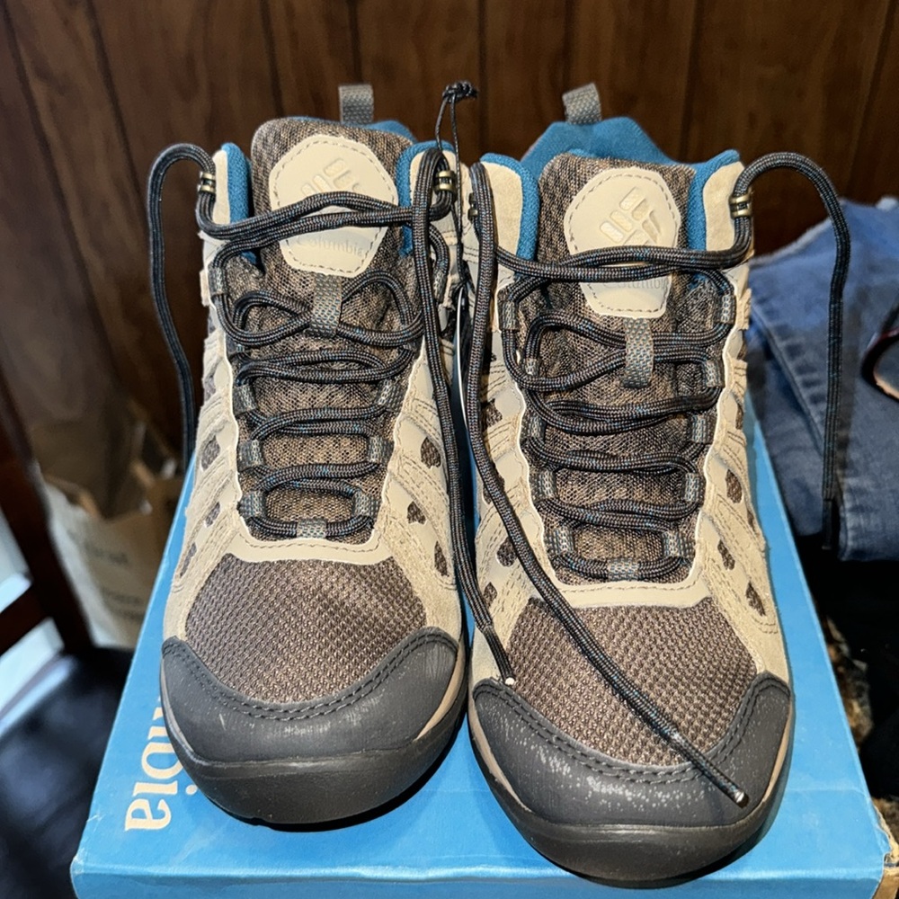 Columbia boots NWT